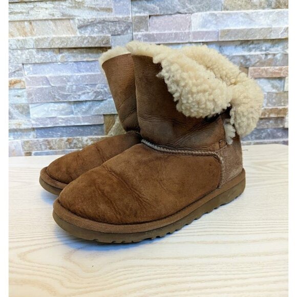 UGG Australia 5991 Bailey Button Boots Chestnut Girls Size 5M - Picture 1 of 8